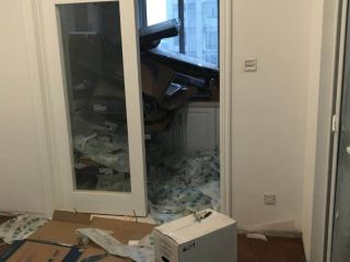 套装门、踢脚线安装