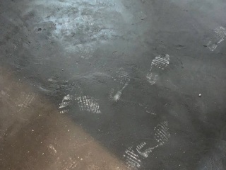 地砖铺贴及地面找平施作