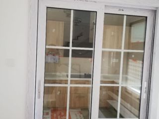 成品门及墙纸铺贴