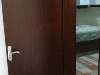 套装门、踢脚线安装