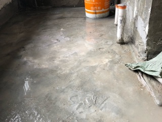 地砖铺贴及地面找平施作