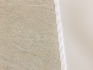 套装门、踢脚线安装