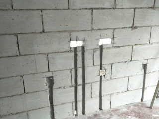 水、电管开槽施作