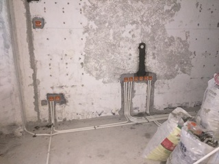 水、电管开槽施作