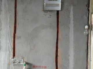 水、电管开槽施工