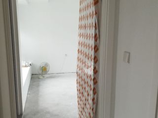 成品门及墙纸铺贴
