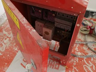 洁具、五金、电器安装
