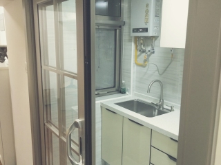成品门及墙纸铺贴