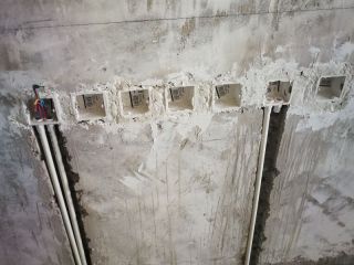 强、弱电路穿线施作
