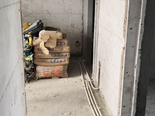 强、弱电路穿线施作