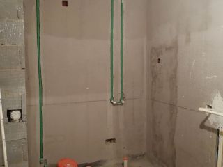 水、电管开槽施工