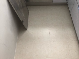 地砖铺贴及地面找平施作