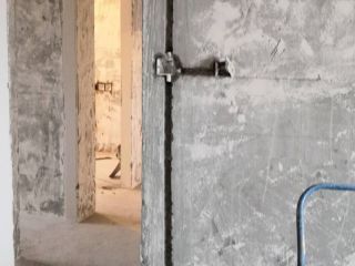 水、电管开槽施工