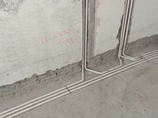 强、弱电路穿线施作