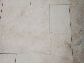 地砖铺贴及地面找平施作