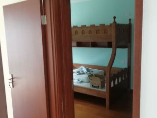 套装门、踢脚线安装