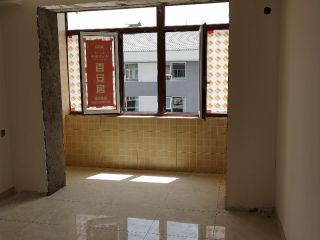 地砖铺贴及地面找平施作