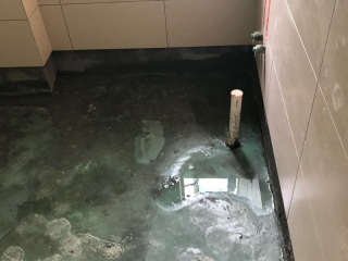 厨房、卫生间墙砖施作