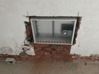 水、电管开槽施作