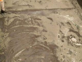 地砖铺贴及地面找平施作
