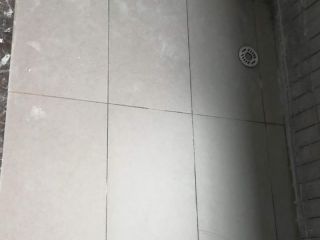 地砖铺贴及地面找平施作
