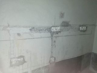 水、电管开槽施作