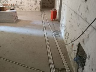 强、弱电路穿线施作