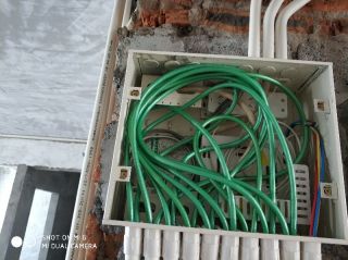 强、弱电路穿线施作