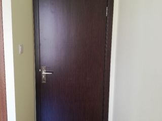 套装门、踢脚线安装