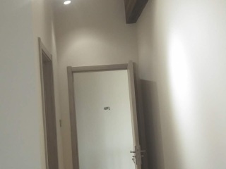 套装门、踢脚线安装