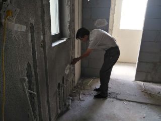 水、电管开槽施工