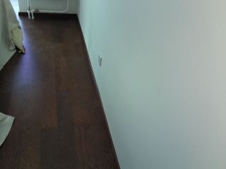 套装门、踢脚线安装