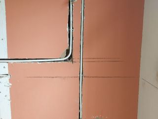 强、弱电路穿线施作