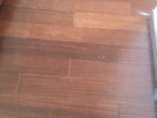 套装门、踢脚线安装