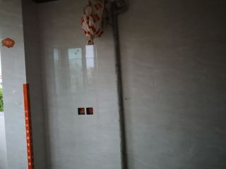 厨房、卫生间墙砖施作