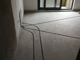 水、电管开槽施作