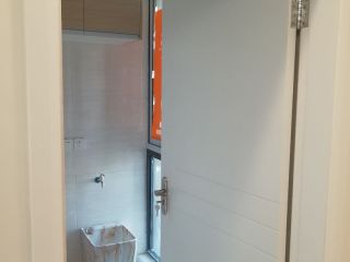 成品门及墙纸铺贴