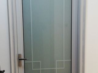 成品门及墙纸铺贴