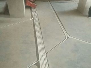 水、电管开槽施工