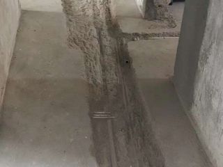 水、电管开槽施作