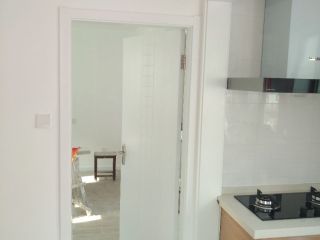 成品门及墙纸铺贴