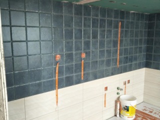 厨房、卫生间墙砖施作