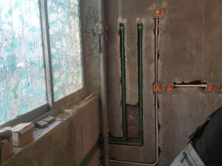 水、电管开槽施作