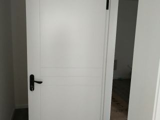 成品门及墙纸铺贴