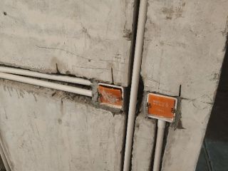 水、电管开槽施工