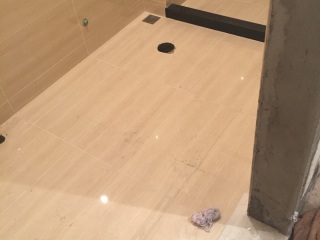 地砖铺贴及地面找平施作