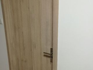 套装门、踢脚线安装
