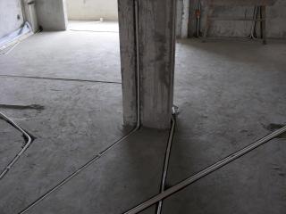 地砖铺贴及地面找平施作