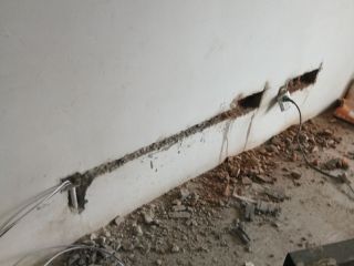 水、电管开槽施工