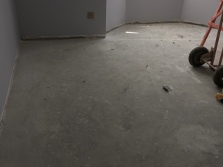 地砖铺贴及地面找平施作